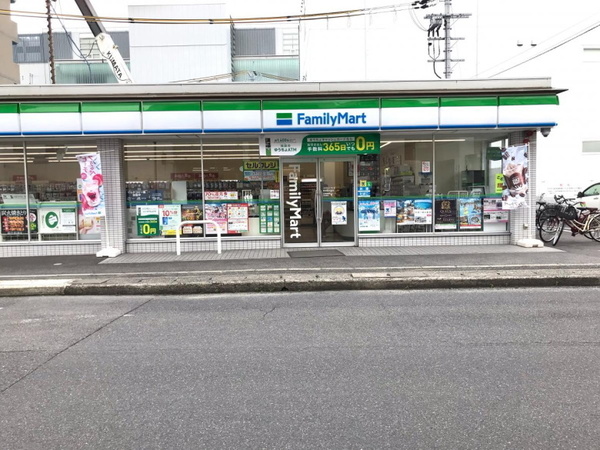 シャルマンコーポ草津(ファミリーマート草津西大路店)
