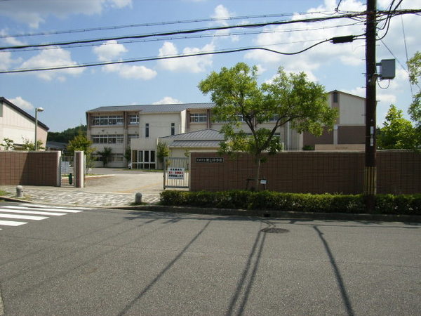 大津市青山１丁目の土地(大津市立青山中学校)