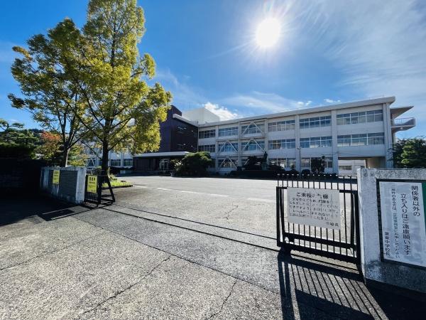 栗東市安養寺の中古一戸建て(栗東市立栗東中学校)