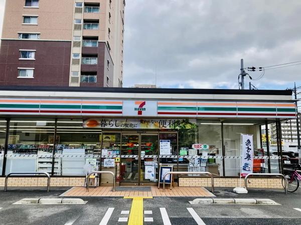 アメニティ南草津10ルクセア(セブンイレブン南草津店)