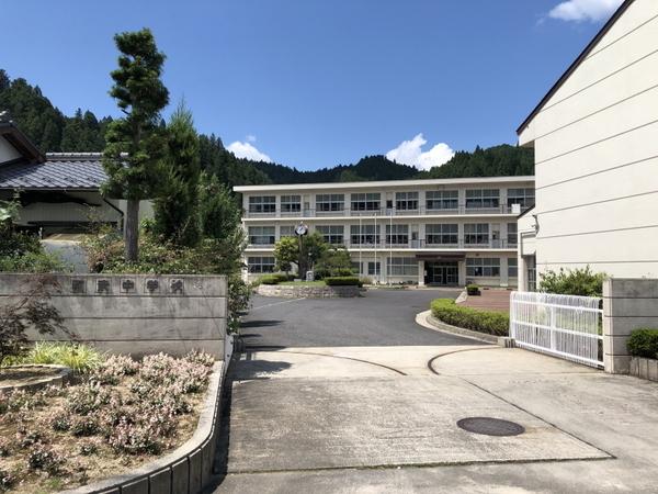 豊田市川手町シロ山の土地(豊田市立稲武中学校)