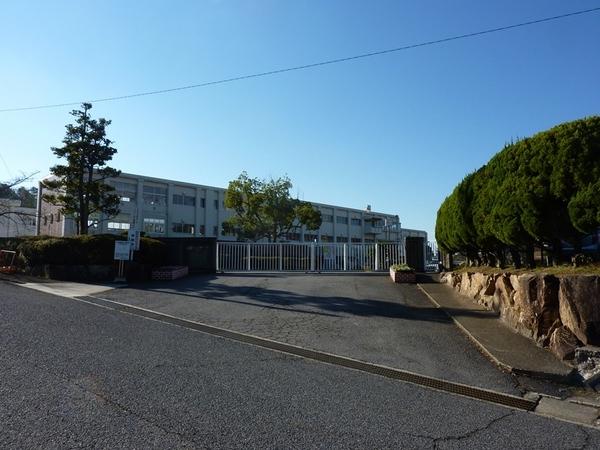 豊田市御作町辻畑の土地(豊田市立藤岡中学校)