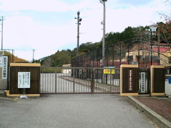 豊田市黒坂町奥山の土地(豊田市立巴ヶ丘小学校)