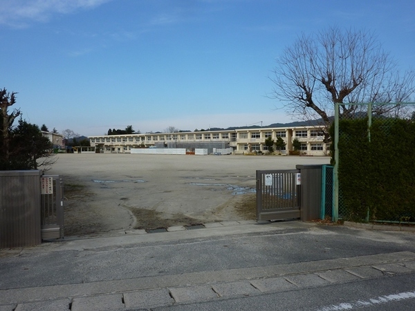 豊田市深見町岩花の中古一戸建て(豊田市立中山小学校)