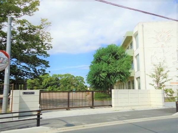 豊川市御津町赤根屋敷の新築一戸建(豊川市立御津南部小学校)