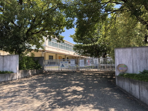 豊田市小坂町13丁目の新築一戸建(豊田市立衣丘小学校)