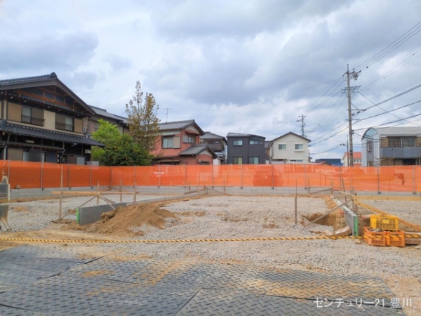 豊田市小坂町１３丁目の新築一戸建