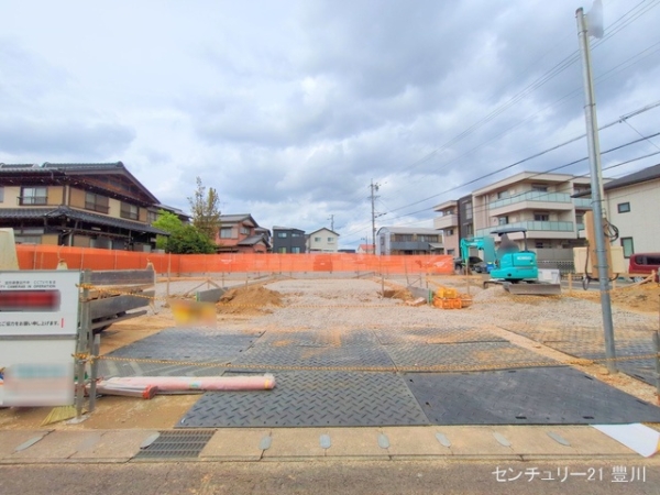 豊田市小坂町１３丁目の新築一戸建