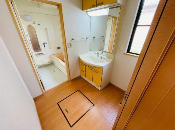 豊田市鵜ケ瀬町高瀬西峯の中古一戸建