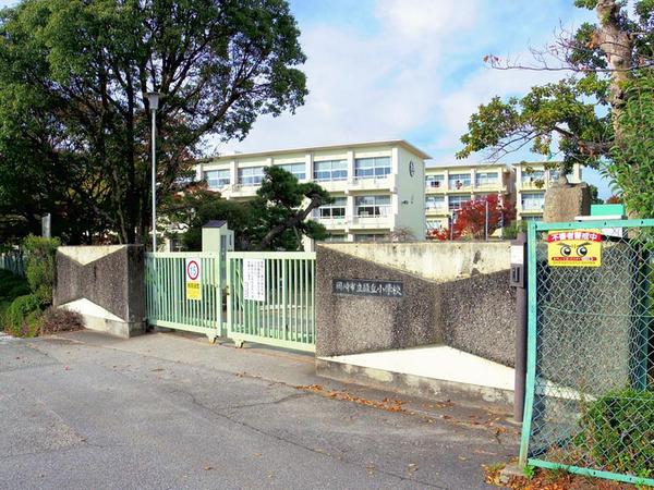 ロイヤルマンション緑丘Ⅱ(岡崎市立緑丘小学校)