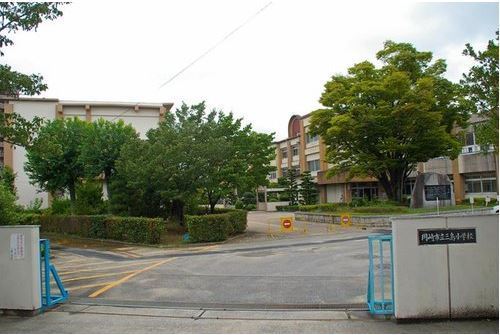 サンハイツ岡崎B棟(岡崎市立三島小学校)