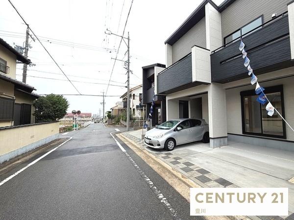 岡崎市羽根町字陣場の新築一戸建(前面道路含む現地写真)