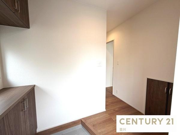 岡崎市羽根町字陣場の新築一戸建(玄関)