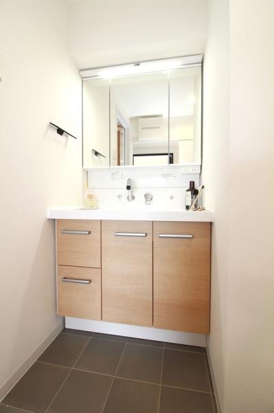 ガーデンヒルズ東大友 再生マンション(洗面台・洗面所)