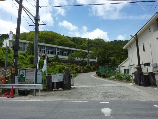 豊田市巴町カキタの中古一戸建て(豊田市立松平中学校)