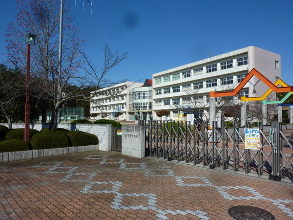 豊田市五ケ丘７丁目の中古一戸建て(豊田市立五ケ丘東小学校)