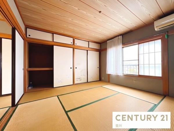 新城市作手高里字ブック田の中古一戸建て