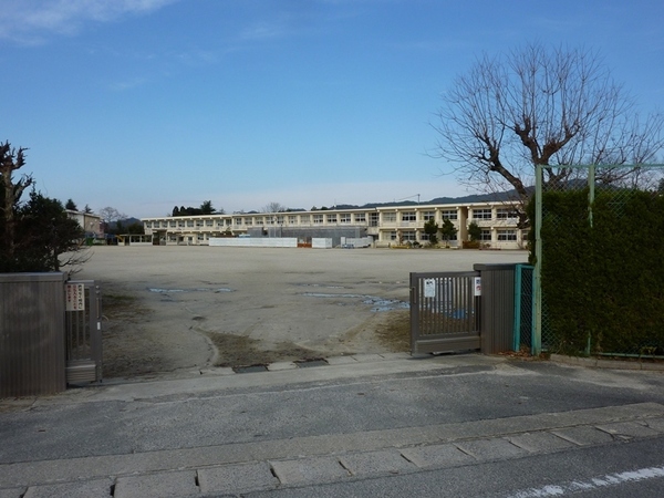 豊田市深見町下田の中古一戸建て(豊田市立中山小学校)