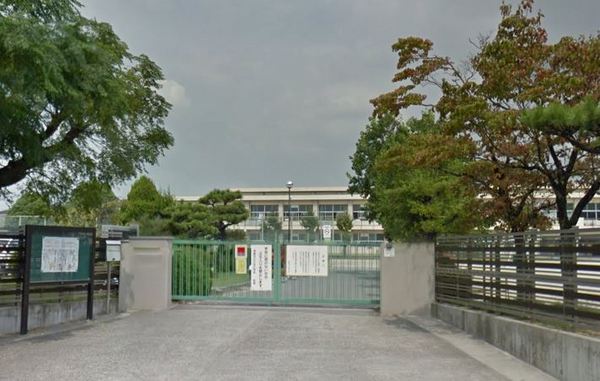 岡崎市上六名２丁目の中古一戸建て(岡崎市立六名小学校)