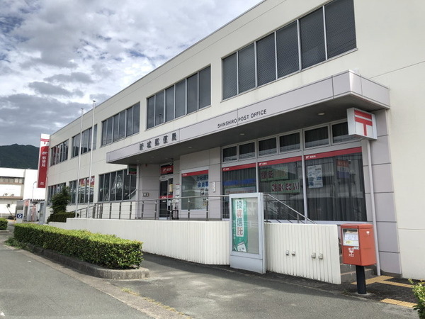 新城市字橋向の中古一戸建て(新城郵便局)