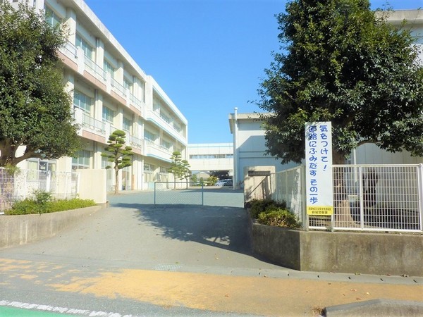 新城市豊栄字計賀地の土地(新城市立千郷小学校)