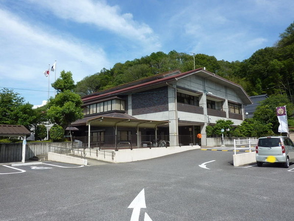 豊田市岩倉町鵜ケ瀬前の中古一戸建て(松平交流館図書室)
