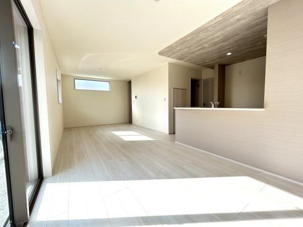 金沢区西柴２丁目　新築一戸建て全１棟