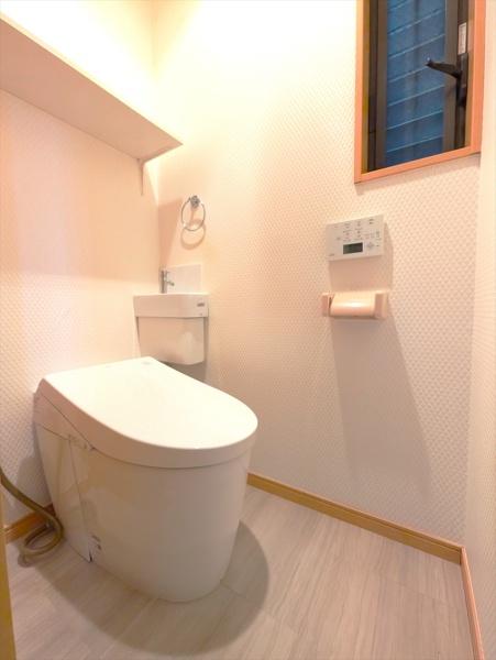 横浜市南区清水ケ丘の中古一戸建て(トイレ)