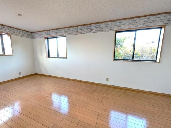 横浜市南区清水ケ丘の中古一戸建て(リビング)