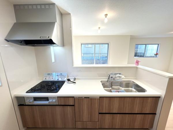 港南区港南台８丁目　新築一戸建て全１棟