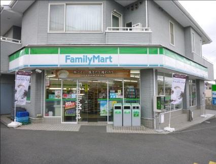 馬堀台団地15号棟(ファミリーマートたかはし吉井店)