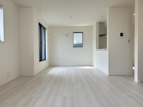 金沢区六浦東１丁目　新築一戸建て全１棟