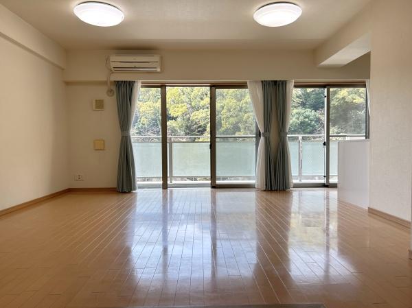 日神パレステージ横須賀田浦
