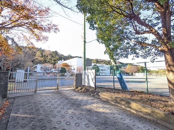 金沢区東朝比奈3丁目 新築一戸建て全2棟1号棟(横浜市立朝比奈小学校)