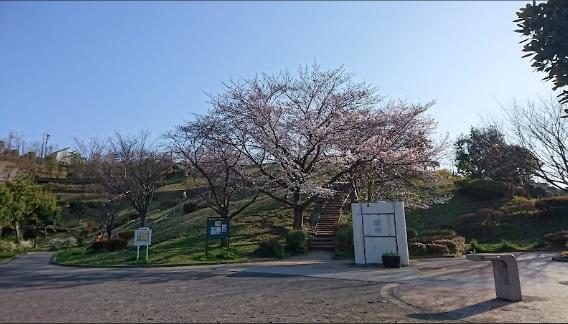 上中里団地17号棟(富岡西公園)