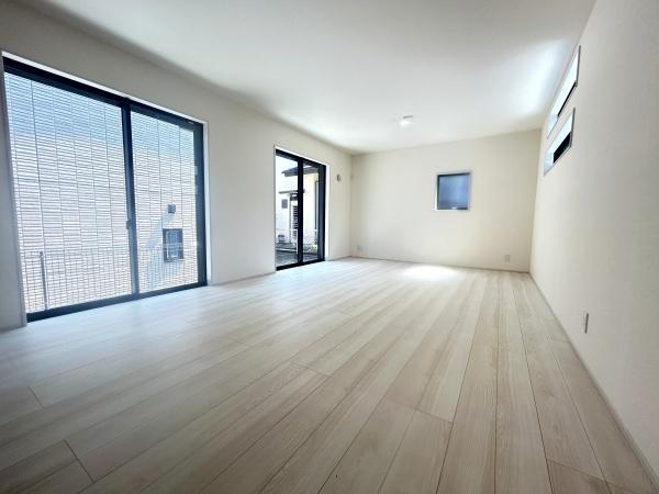横須賀市湘南鷹取５丁目　新築一戸建て全１棟