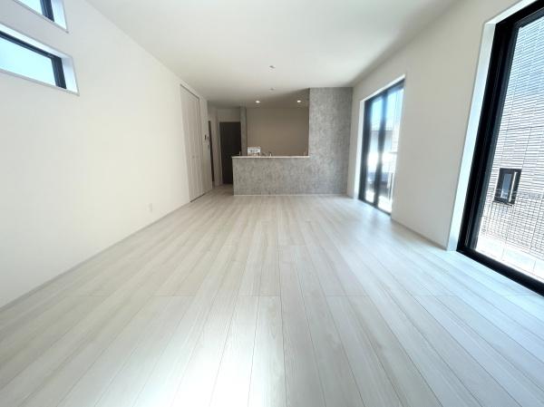 横須賀市湘南鷹取５丁目　新築一戸建て全１棟