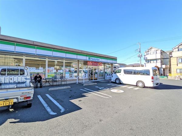 三枝木台団地8号棟(ファミリーマート港南下永谷六丁目店)