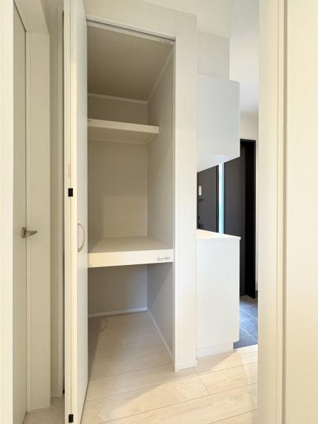 金沢区高舟台1丁目 新築一戸建て全1棟(玄関)