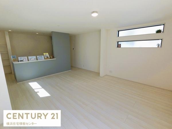 金沢区高舟台2丁目 新築一戸建て全2棟1号棟(リビング)