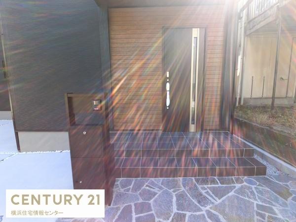 金沢区高舟台2丁目 新築一戸建て全2棟2号棟(玄関)
