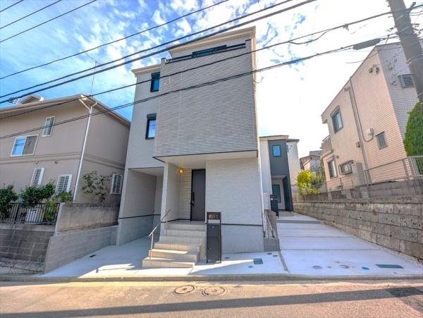 金沢区富岡西１丁目　新築一戸建て全２棟１号棟