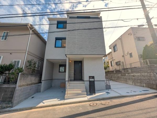 金沢区富岡西１丁目　新築一戸建て全２棟１号棟