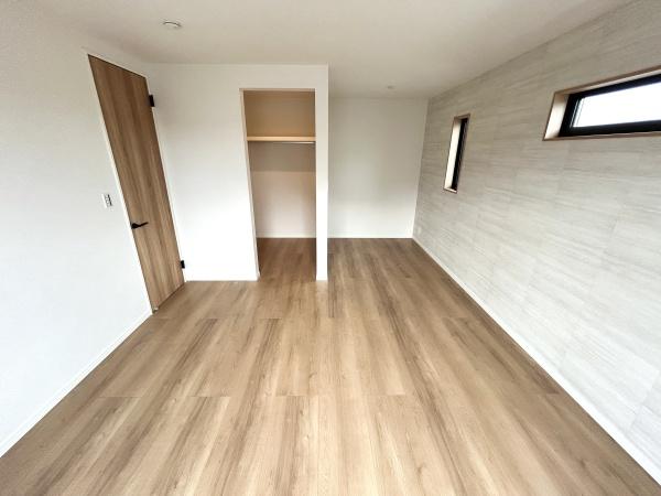 栄区野七里１丁目　新築一戸建て全１棟