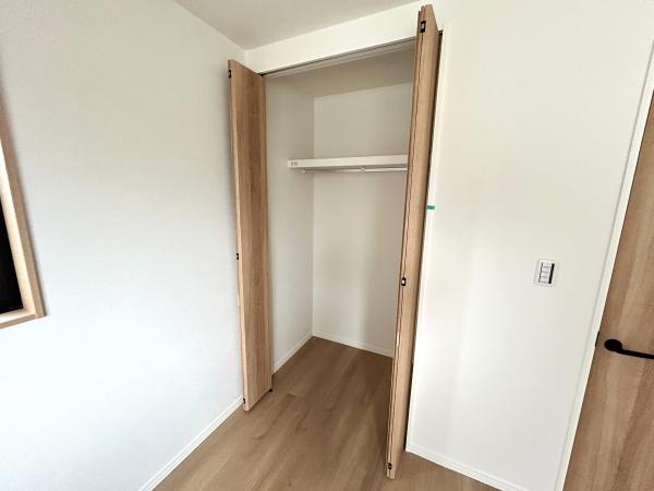 栄区野七里１丁目　新築一戸建て全１棟