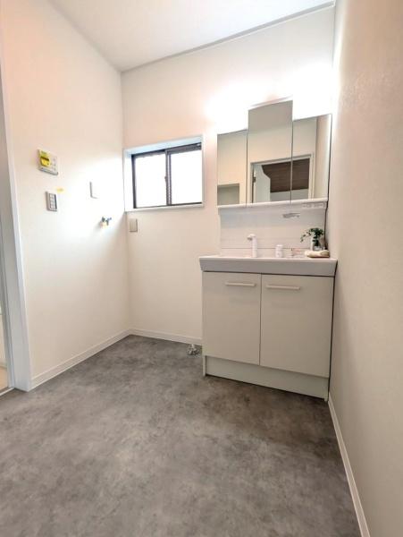 横浜市南区大岡4丁目の中古一戸建て(洗面台・洗面所)