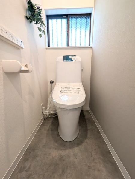 横浜市南区大岡4丁目の中古一戸建て(トイレ)