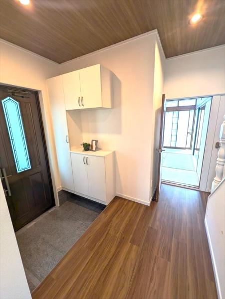 横浜市南区大岡4丁目の中古一戸建て(玄関)