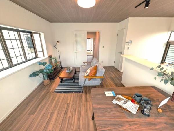 横浜市南区大岡4丁目の中古一戸建て(リビング)