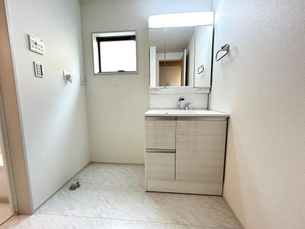 金沢区六浦東１丁目　新築一戸建て全２棟１号棟